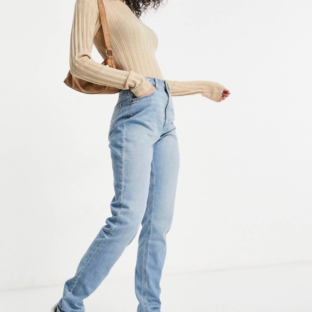 Tall Hourglass Slim Mom Jeans in Stonewash